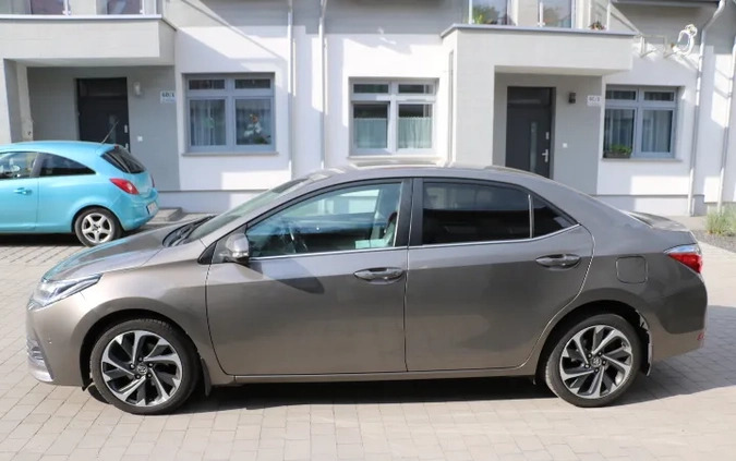 Toyota Corolla cena 61900 przebieg: 159900, rok produkcji 2017 z Oleśnica małe 436